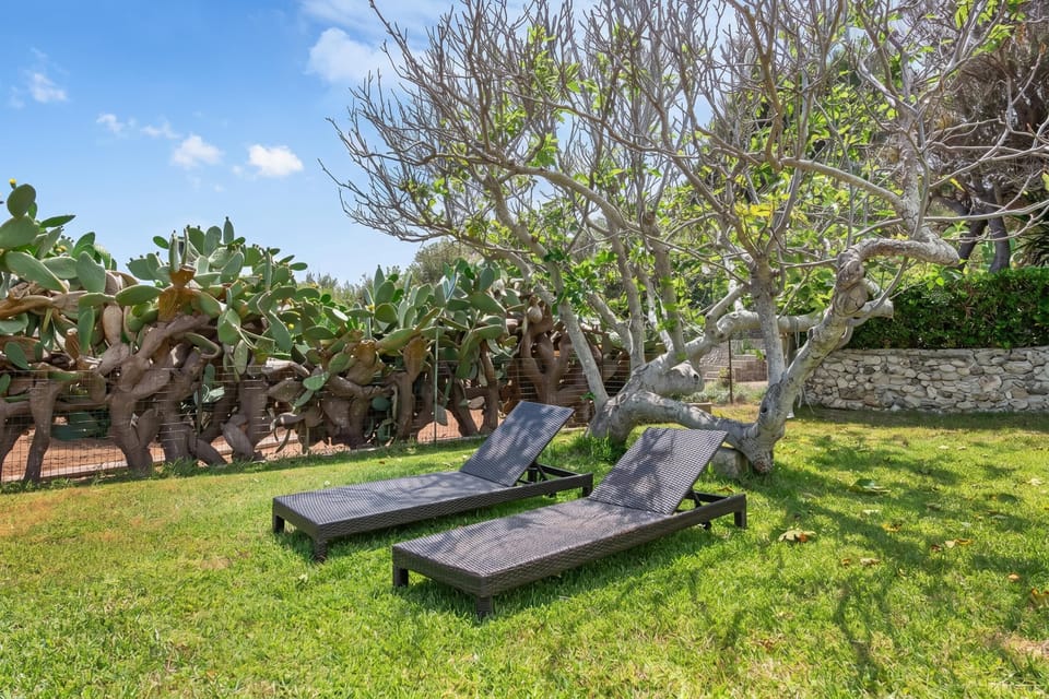 Family House, 1 Bedroom, Microwave, Sea Facing (La Porta Sul Mare - Sea-View Home) | Garden
