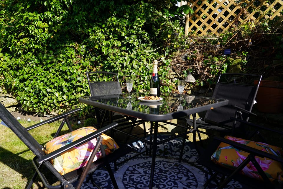 Cottage | Outdoor dining