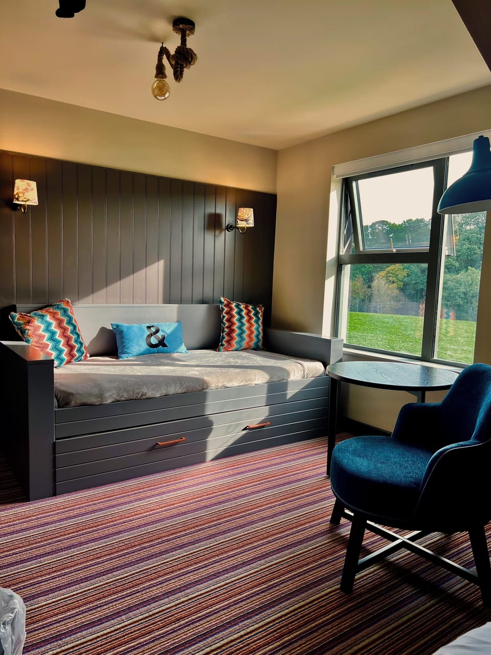 Family Double or Twin Room | Minibar, free WiFi, bed sheets