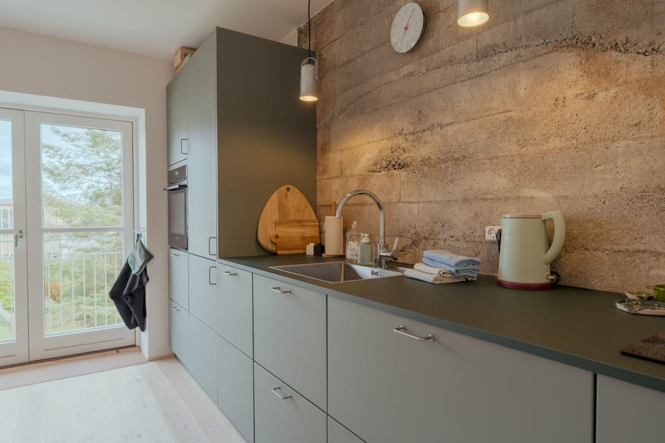 Standard Apartment | Private kitchen | Coffee/tea maker, full-size fridge, oven, stovetop