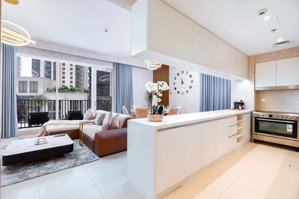 Luxury Apartment, 3 Bedrooms, City View | Living room
