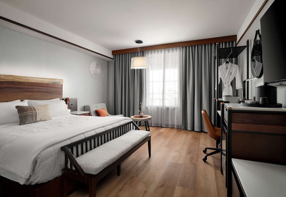 Egyptian cotton sheets, premium bedding, down comforters, pillowtop beds