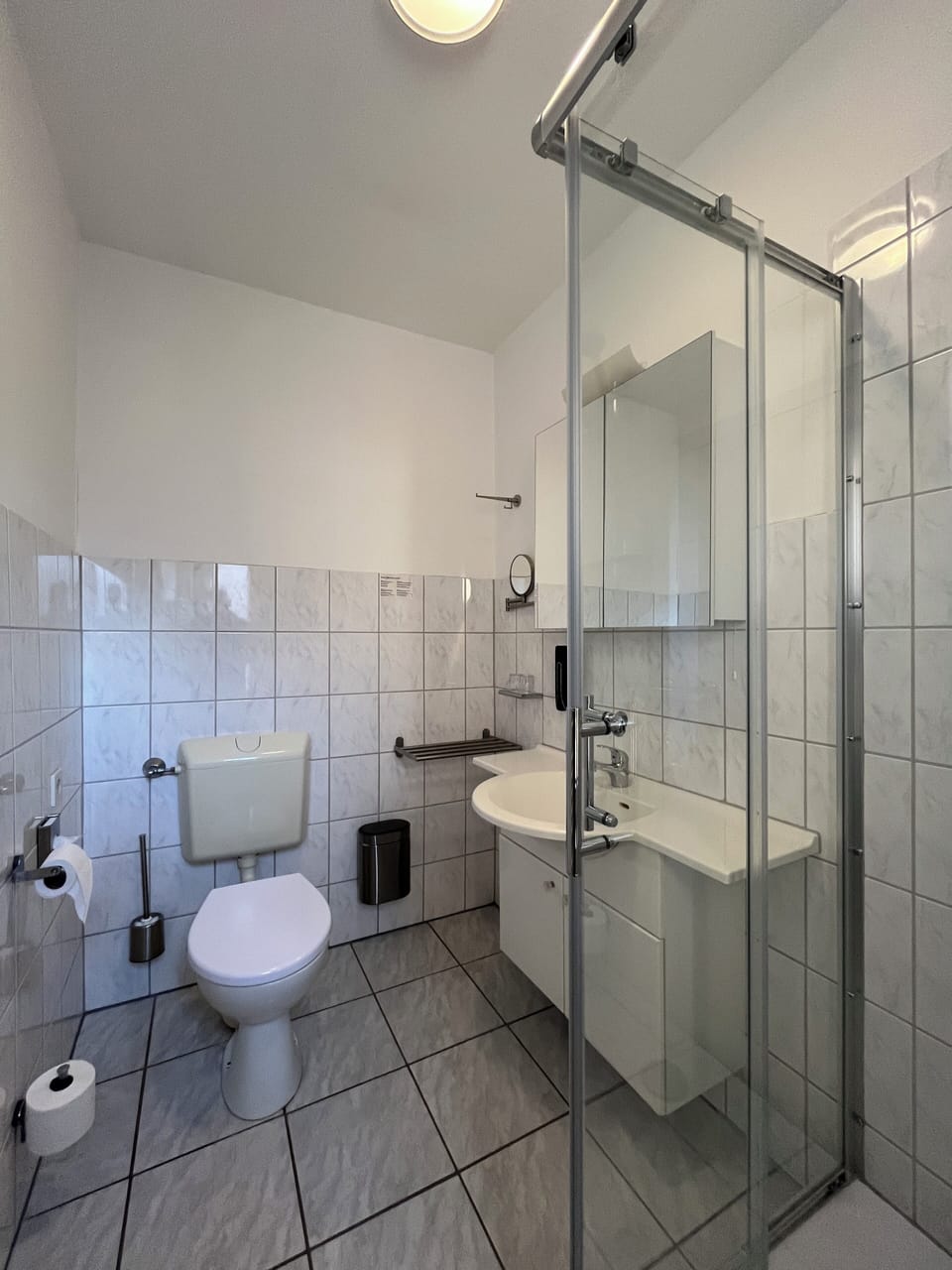 Royal Room, Non Smoking, Lake View | Bathroom | Hair dryer, towels, soap, shampoo