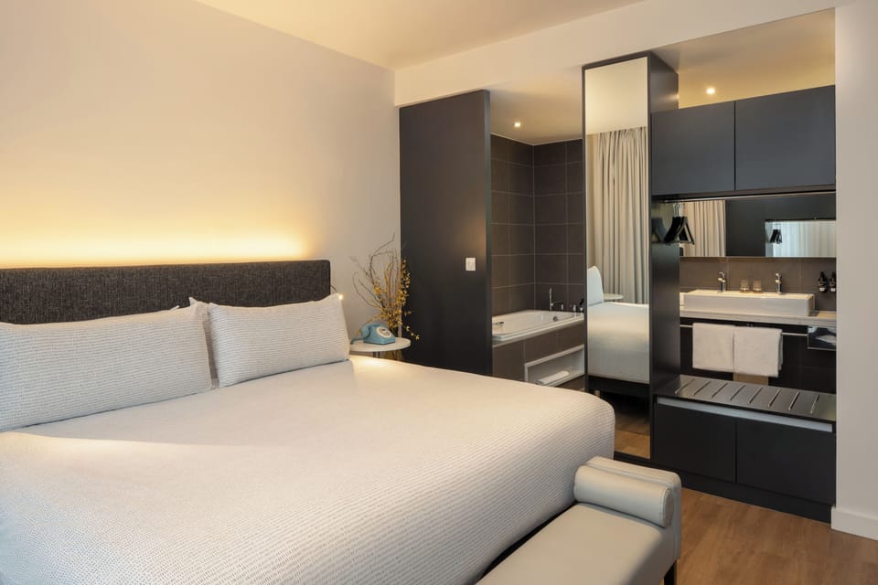 Free minibar, in-room safe, desk, soundproofing