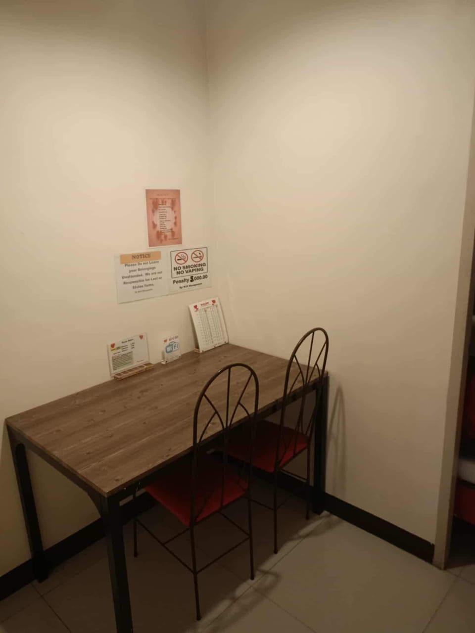 Standard Room | In-room dining