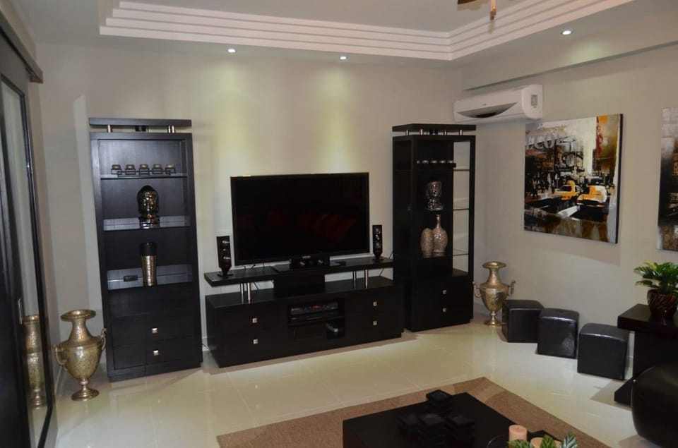Apartment, 3 Bedrooms | Living room
