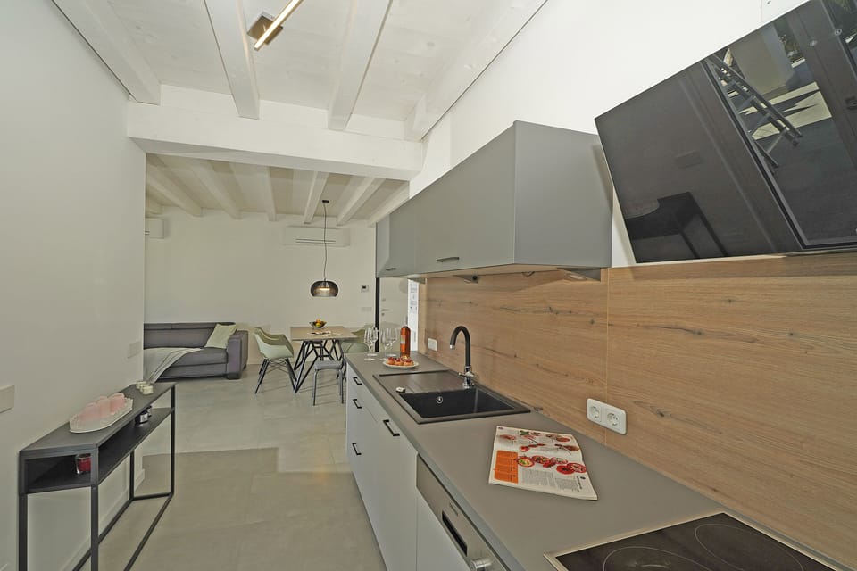 Apartment | Private kitchen | Fridge, microwave, oven, stovetop