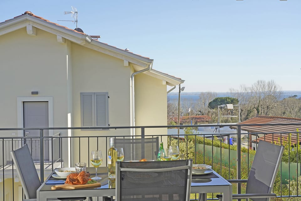 Apartment | Terrace/patio