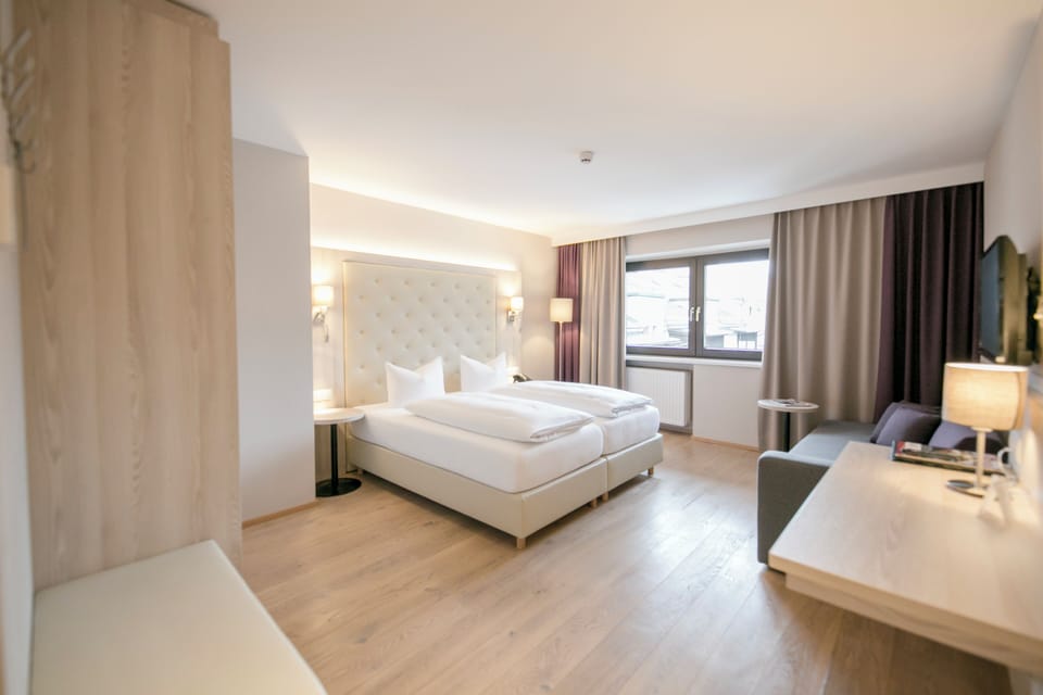 Comfort Zimmer | In-room safe, desk, soundproofing, iron/ironing board