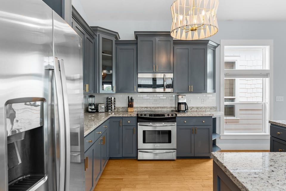 House, Multiple Beds, Pool Access (8506 Lydia Ln) | Private kitchen | Fridge, microwave, oven, stovetop