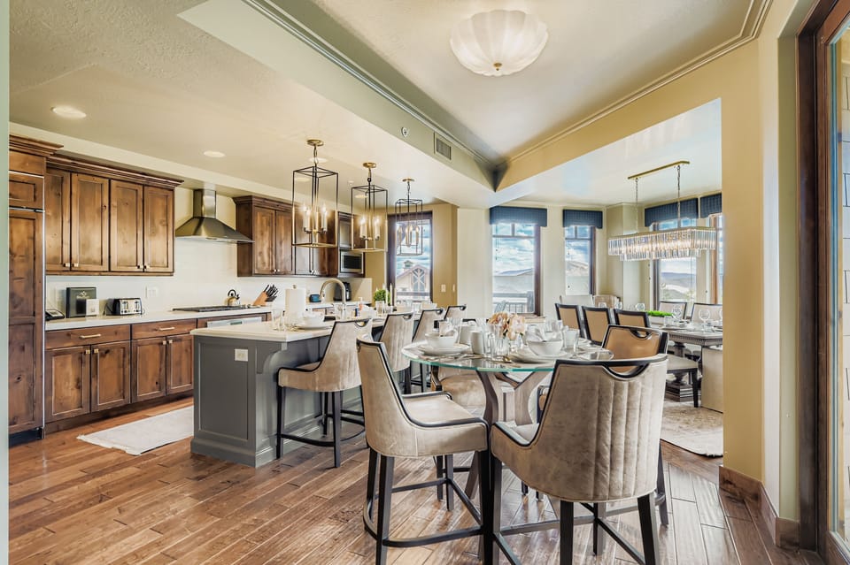 Condo, 4 Bedrooms | Dining