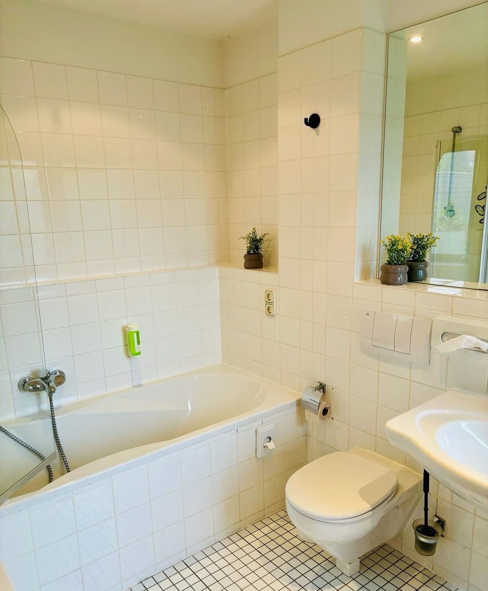 Standard Double Room | Bathroom