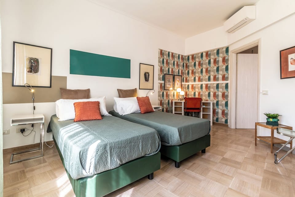 4 bedrooms, desk, iron/ironing board, WiFi (free)