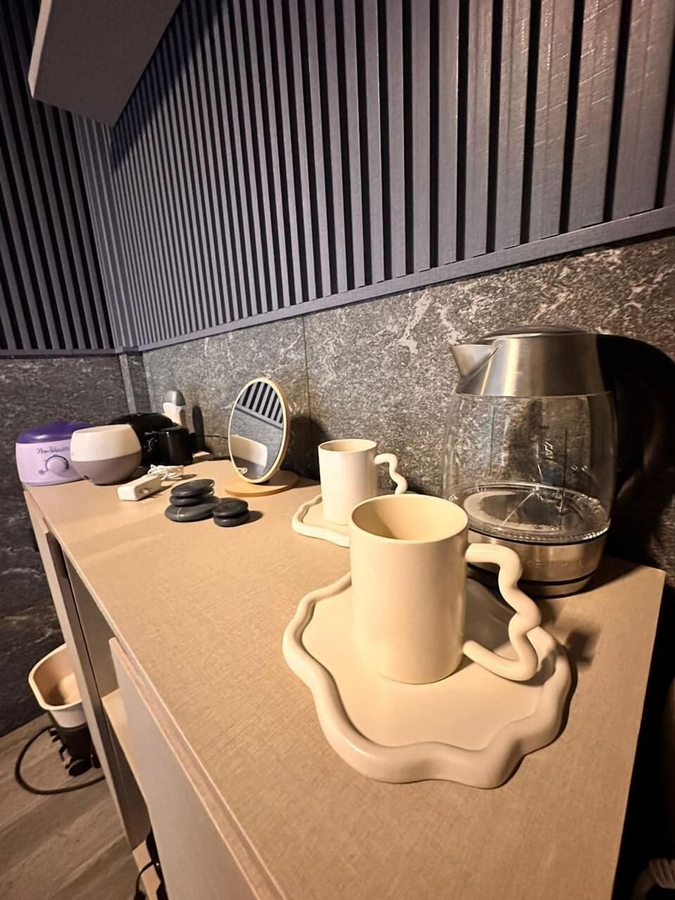 Hot stone massages, sports massages, facials, 1 treatment room