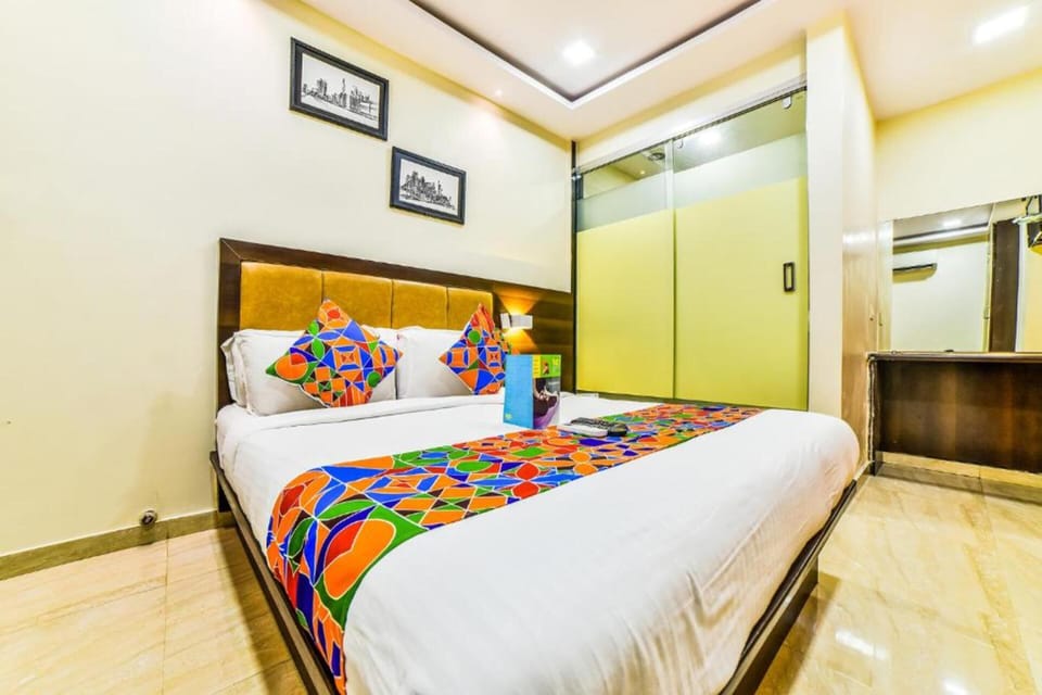 Double Room | Desk, WiFi (free), bed sheets