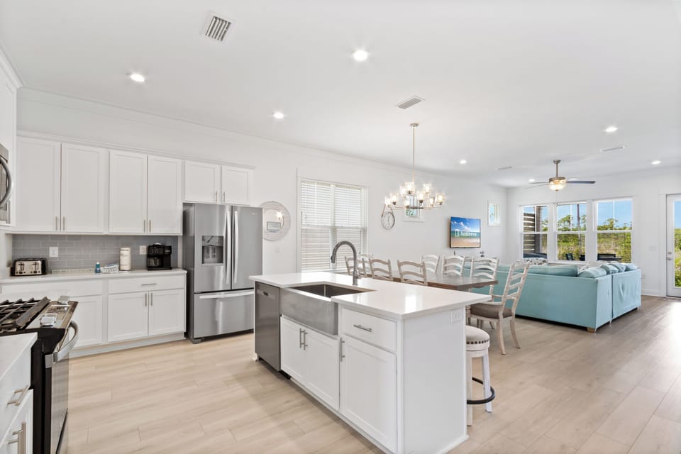 Signature House, 4 Bedrooms, Balcony, Bay View | Private kitchen | Fridge, microwave, oven, stovetop