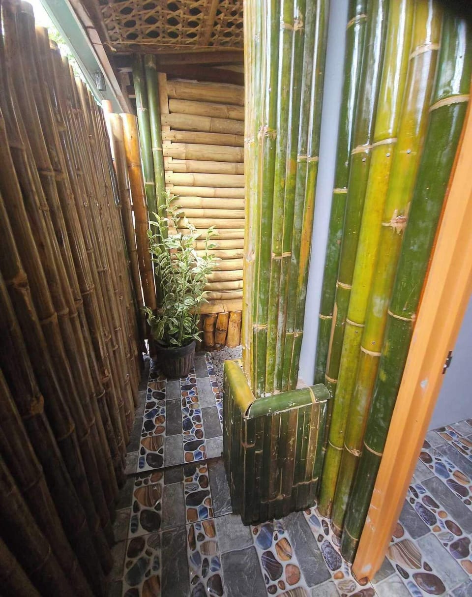 Basic Cabin | Shared bathroom