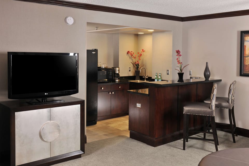 Presidential Suite, 1 King Bed | Private kitchen | Fridge, microwave, coffee/tea maker