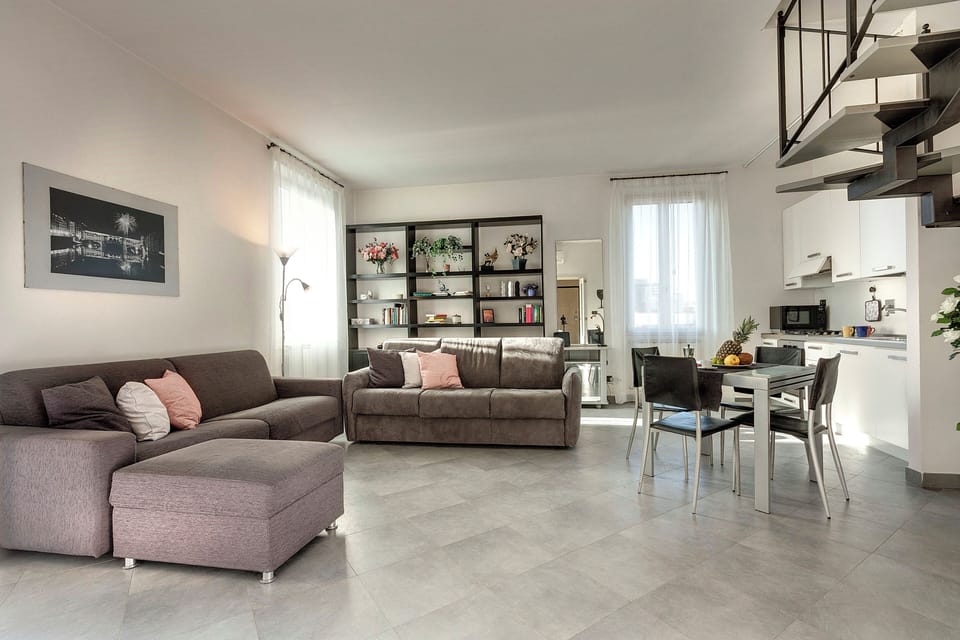 Apartment | Living area | 24-cm flat-screen TV with digital channels