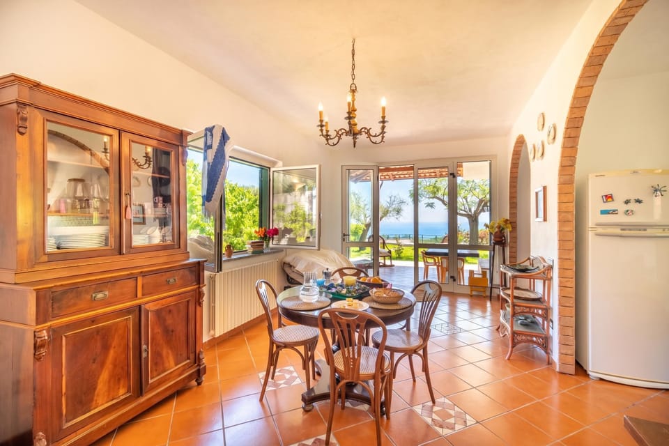 Family Villa, 3 Bedrooms, 2 Bathrooms (Villa Maria Luisa vista mare,) | Dining