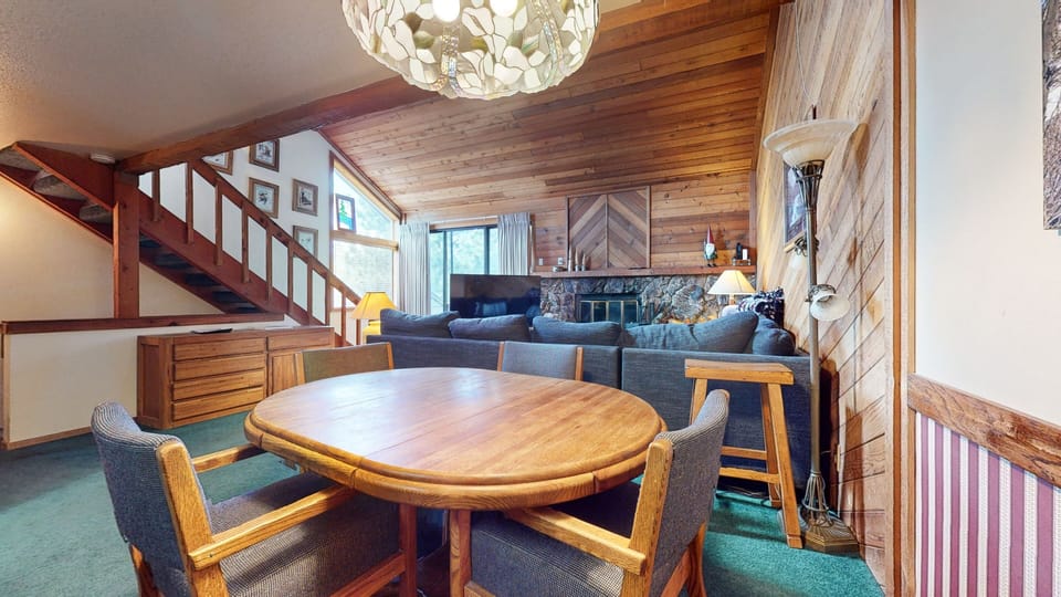 Condo, 3 Bedrooms | Dining