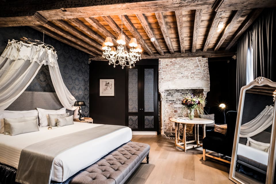 Deluxe Junior Suite | Premium bedding, minibar, in-room safe, individually decorated