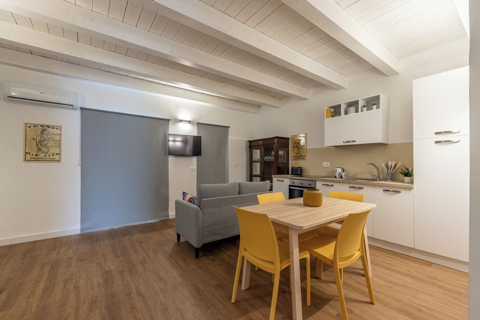 Apartment | Private kitchen | Electric kettle, toaster