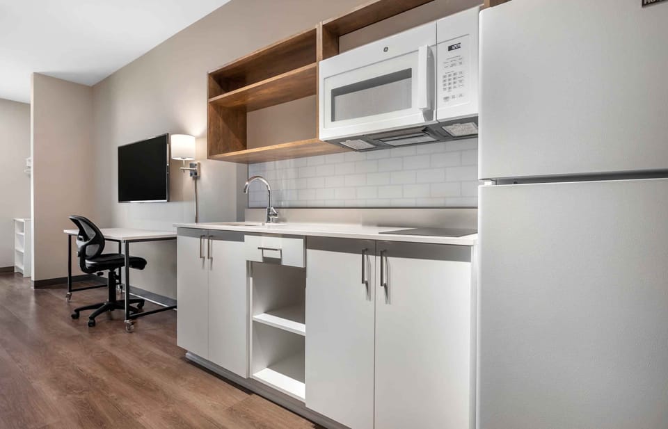 Premium Studio, 2 Queen Beds, Non Smoking, Refrigerator & Microwave | Private kitchen | Full-size fridge, microwave, stovetop, dishwasher