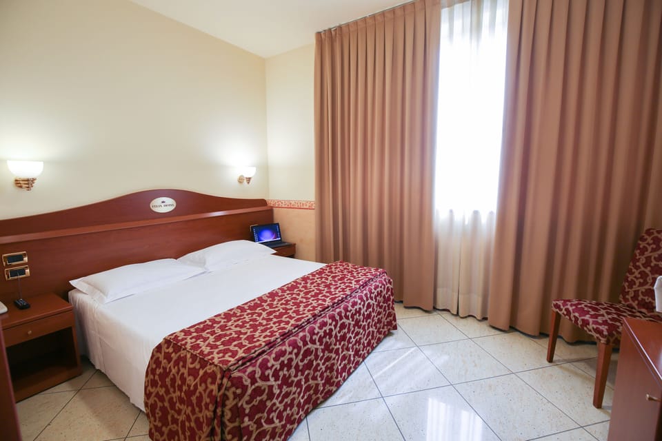 Double Room | Premium bedding, pillowtop beds, free minibar, in-room safe