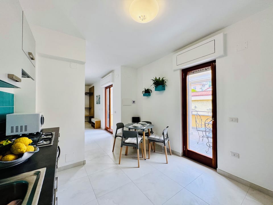City Studio, City View | Private kitchen | Espresso maker, full-size fridge, microwave, oven