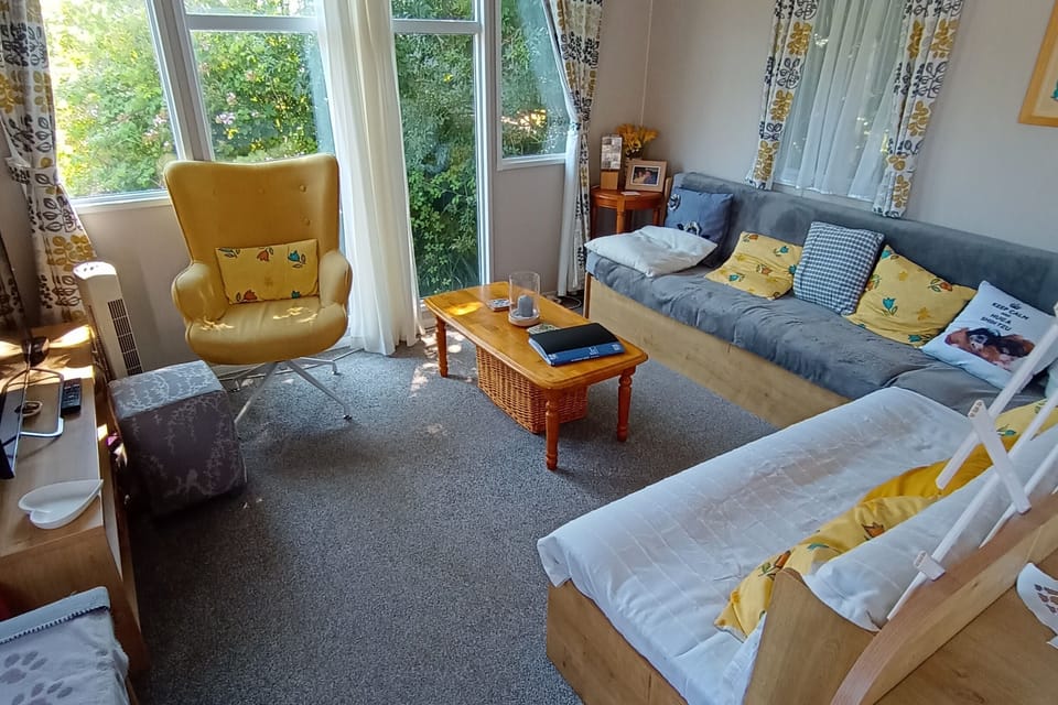 Cabin | Living area | TV