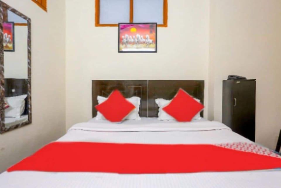 Standard Room | In-room safe, desk, laptop workspace, rollaway beds