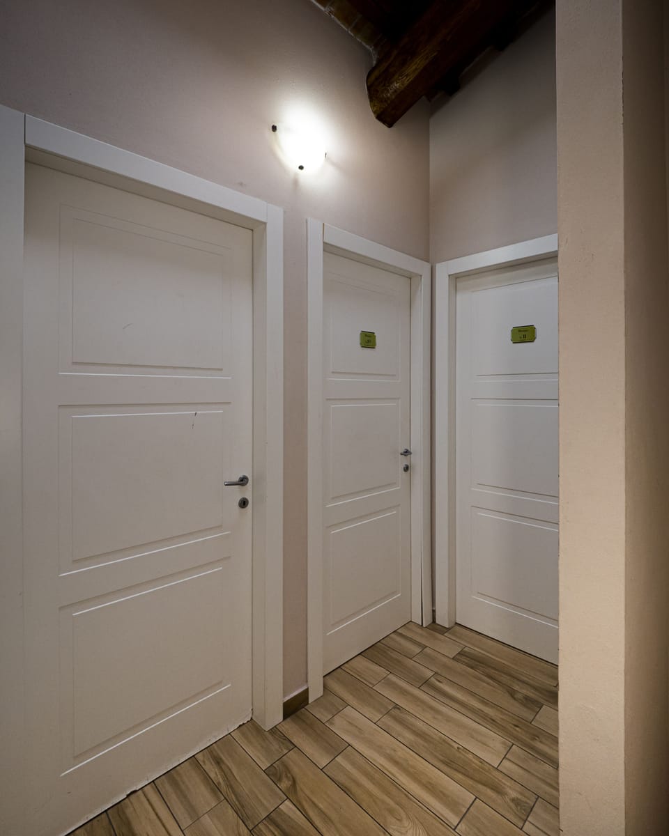 Traditional Townhome, Multiple Bedrooms | Desk, WiFi (free), bed sheets