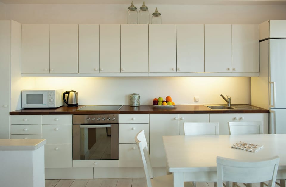 Fridge, microwave, oven, cookware/dishes/utensils