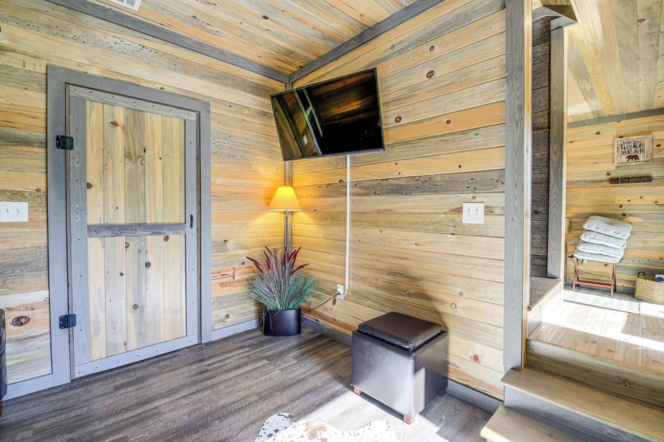 House (2 Bedrooms) | Interior