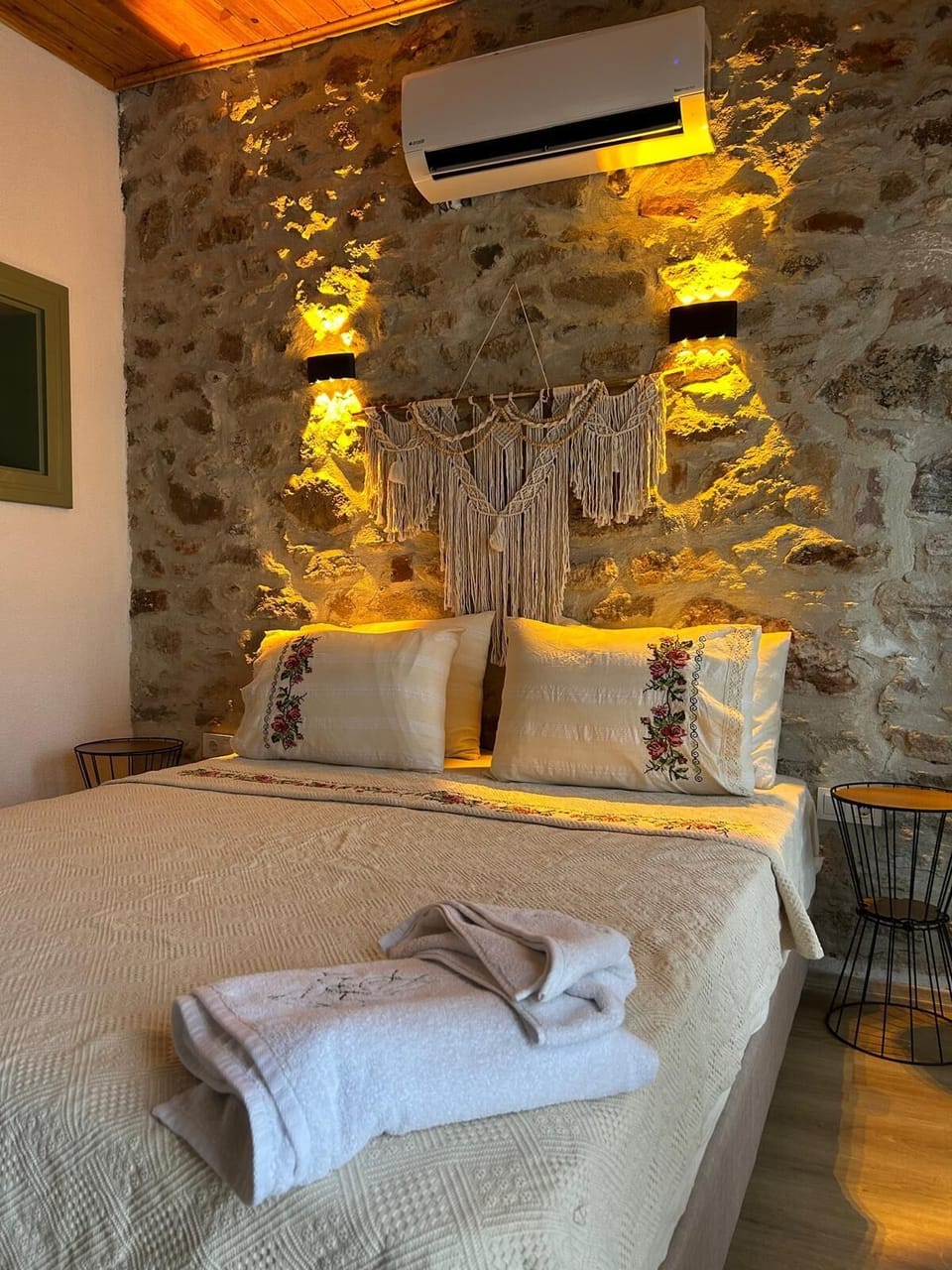 Family Room | Premium bedding, bed sheets