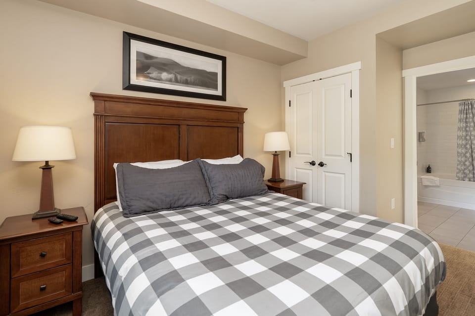 Condo, 1 Bedroom | 1 bedroom, laptop workspace, free WiFi