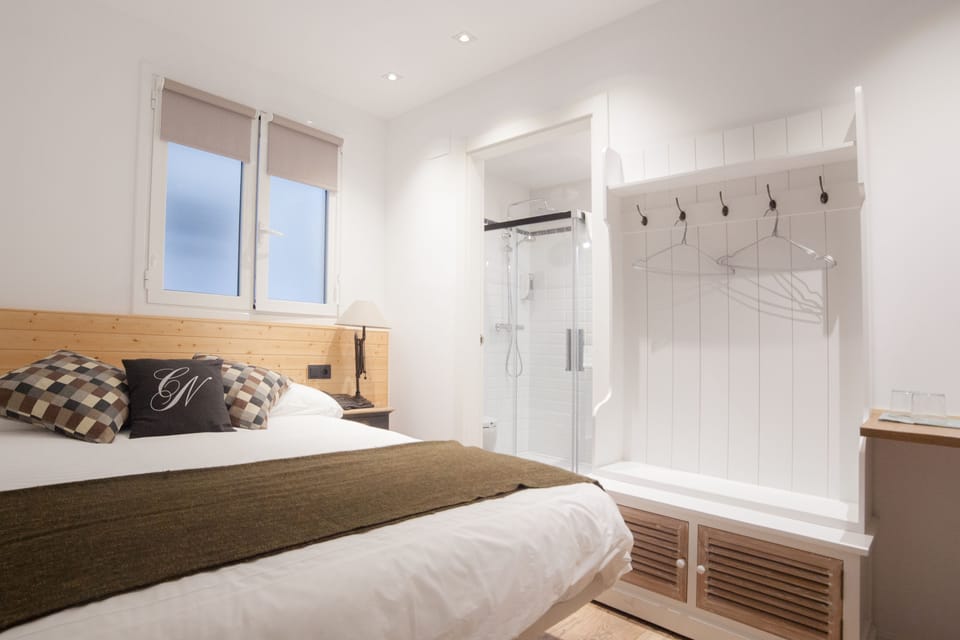 Free minibar, in-room safe, desk, laptop workspace