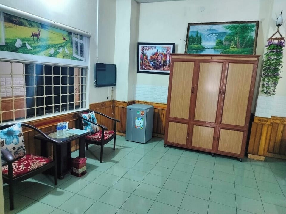 Family Triple Room | Living area