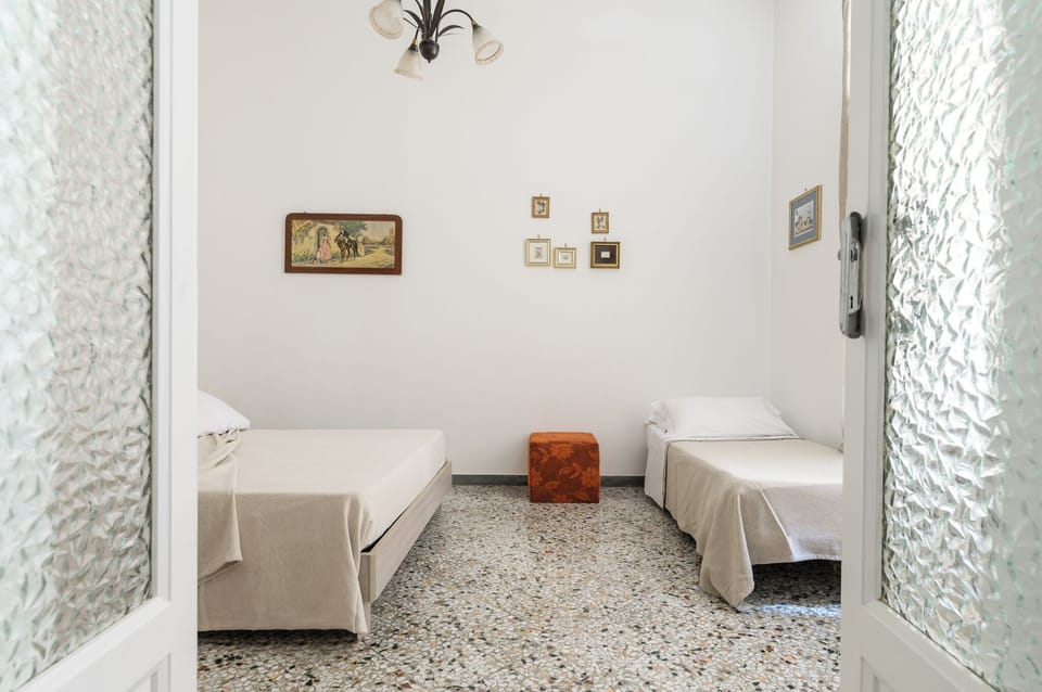 Apartment | 2 bedrooms, laptop workspace, iron/ironing board, WiFi (free)