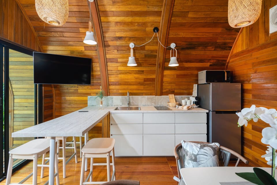 Design Villa, Patio, Garden View | Private kitchenette | Fridge, microwave, stovetop, electric kettle