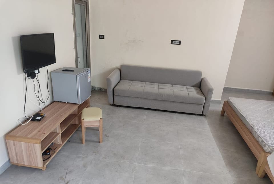Family Room | Living area | 32-inch LED TV with satellite channels