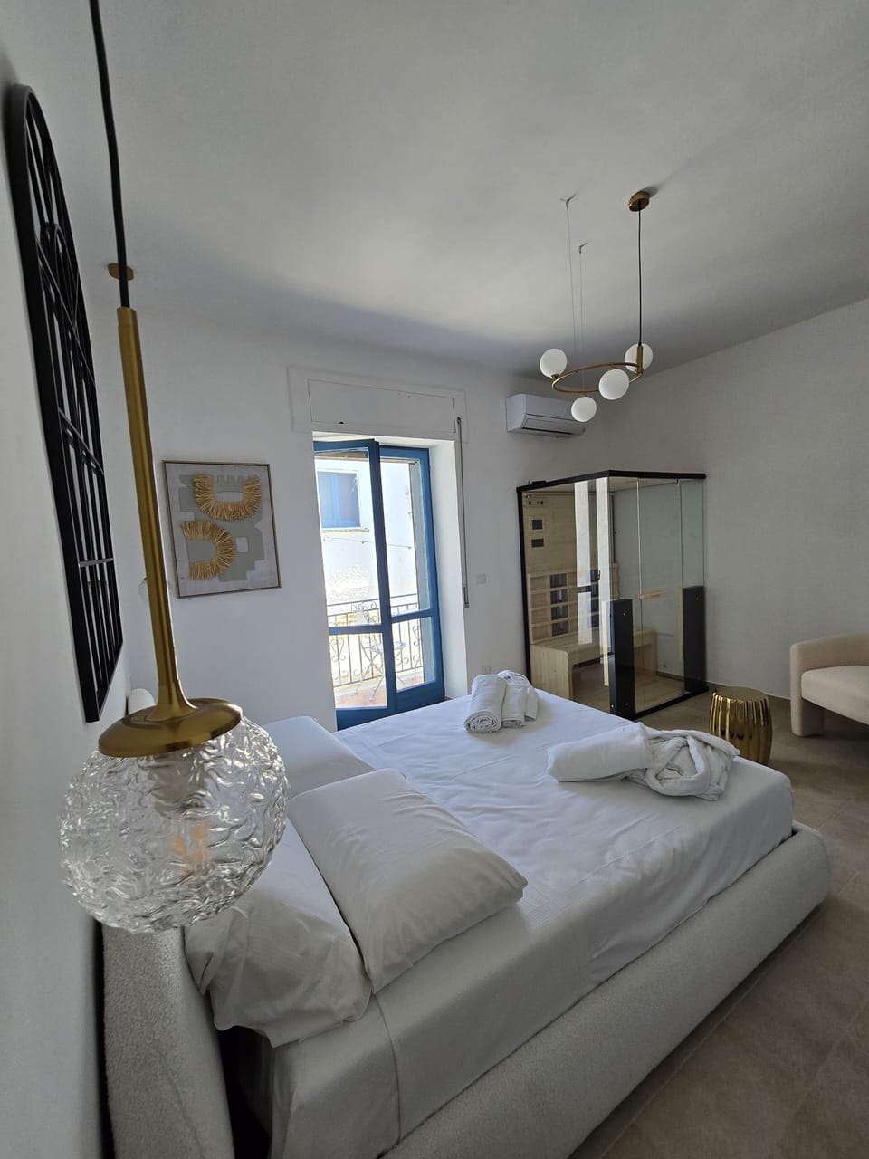 Luxury Double Room, Balcony | Free WiFi