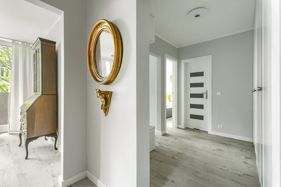 Deluxe Apartment | Living area | Flat-screen TV