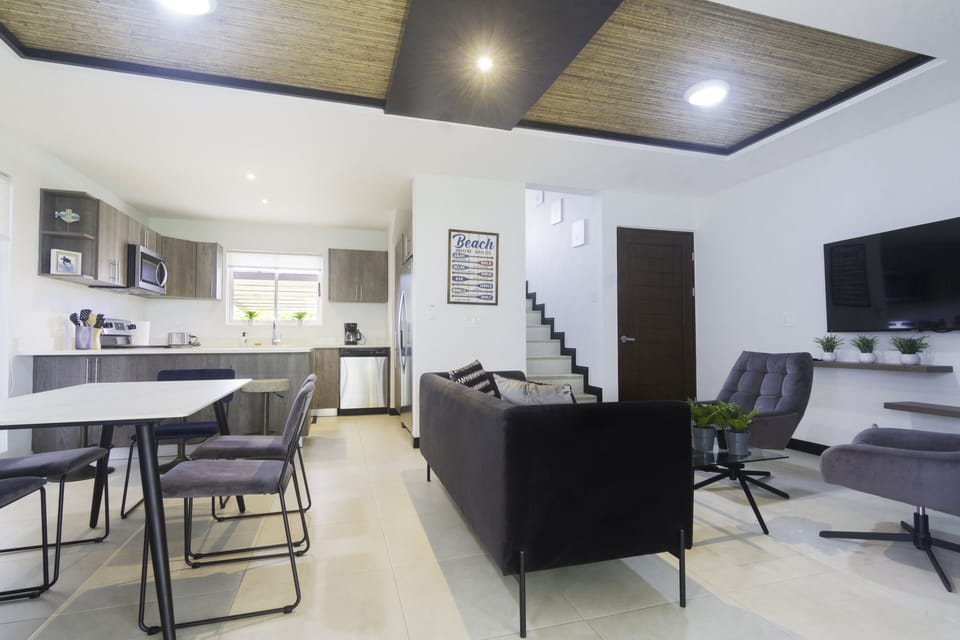 Condo, 3 Bedrooms | Dining
