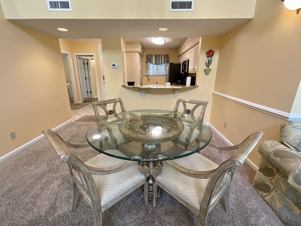 Villa, 4 Bedrooms | Dining