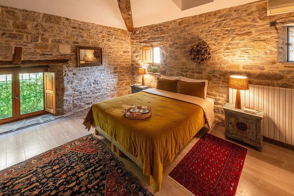 Deluxe Double Room | Premium bedding, WiFi (free), individually decorated