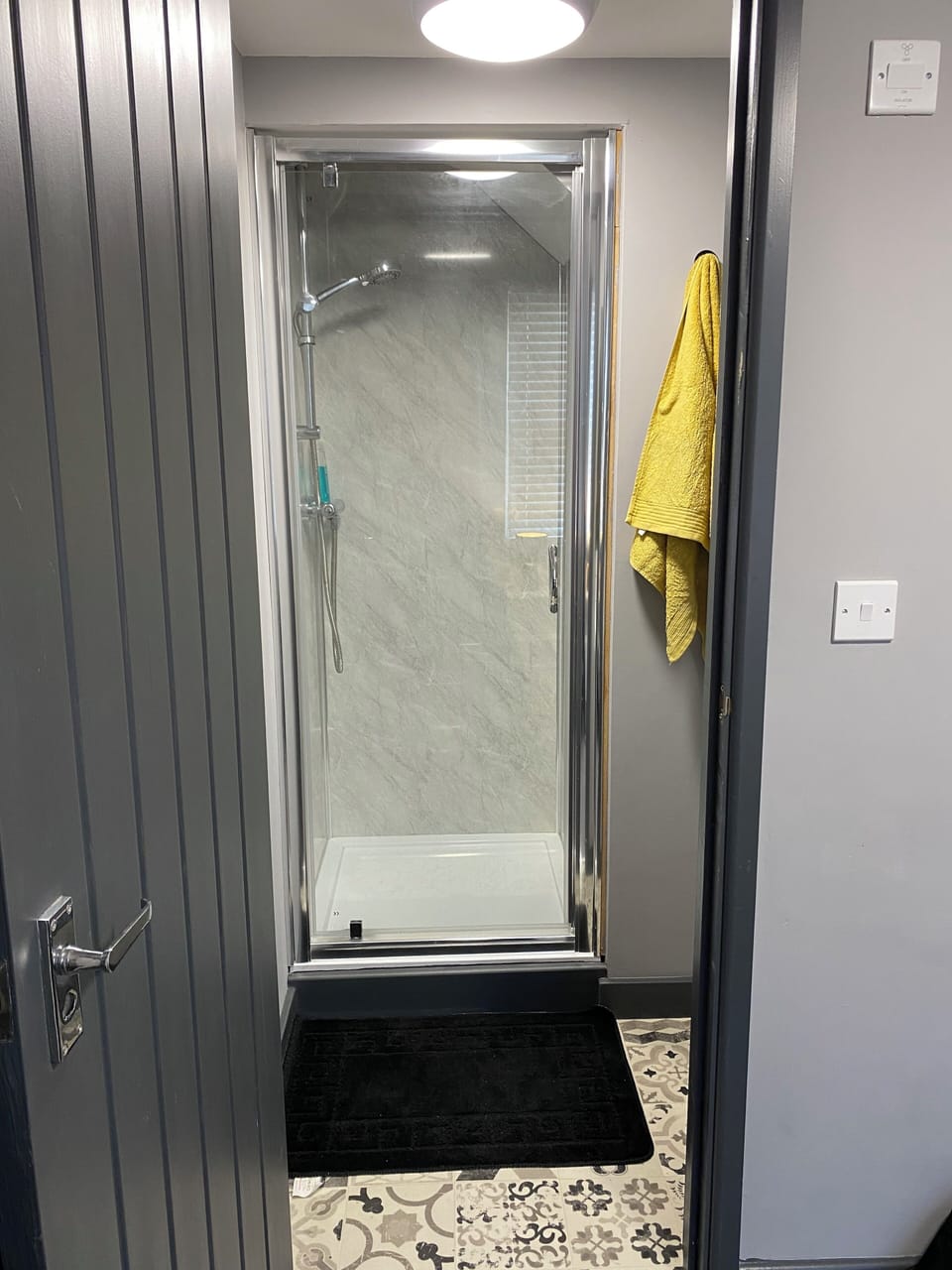 Standard Single Room | Bathroom | Shower, towels, soap, toilet paper