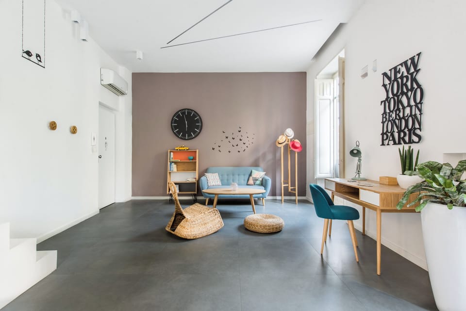 Apartment | Living area | 35-inch TV with digital channels