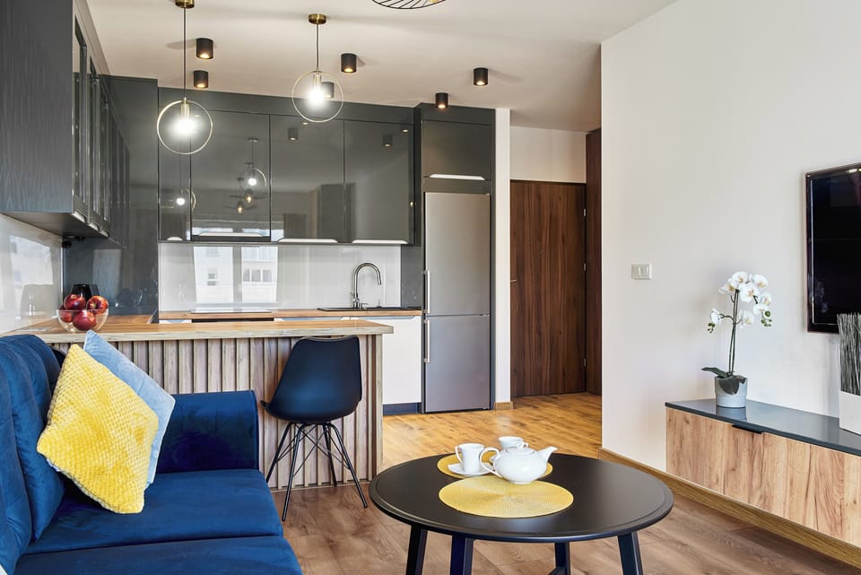 Superior Apartment, Balcony, Courtyard View | 2 bedrooms, hypo-allergenic bedding, blackout drapes, iron/ironing board